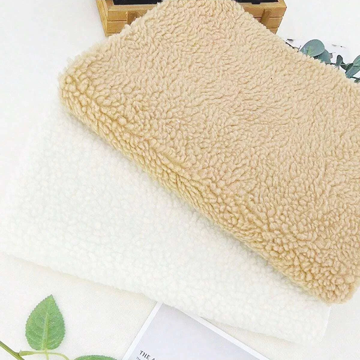 1pc-Self-heating Blanket Mat For Cats And Dogs Lamb Wool Warm Mattress-random color